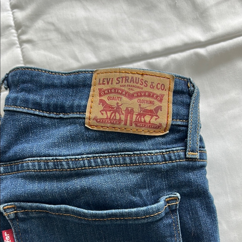 Levi's Classic High Rise Blue Denim Jeans - Picture 2 of 7